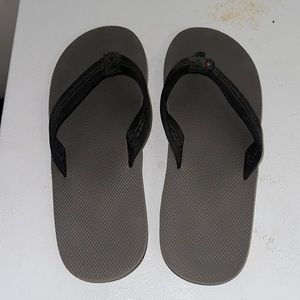 Worn a few times still basically brand new. Foam rubber style not leather